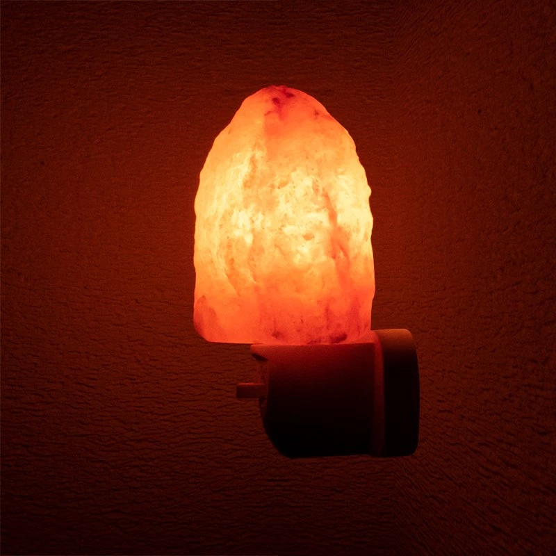 Lampada di sale dell'Himalaya notturna